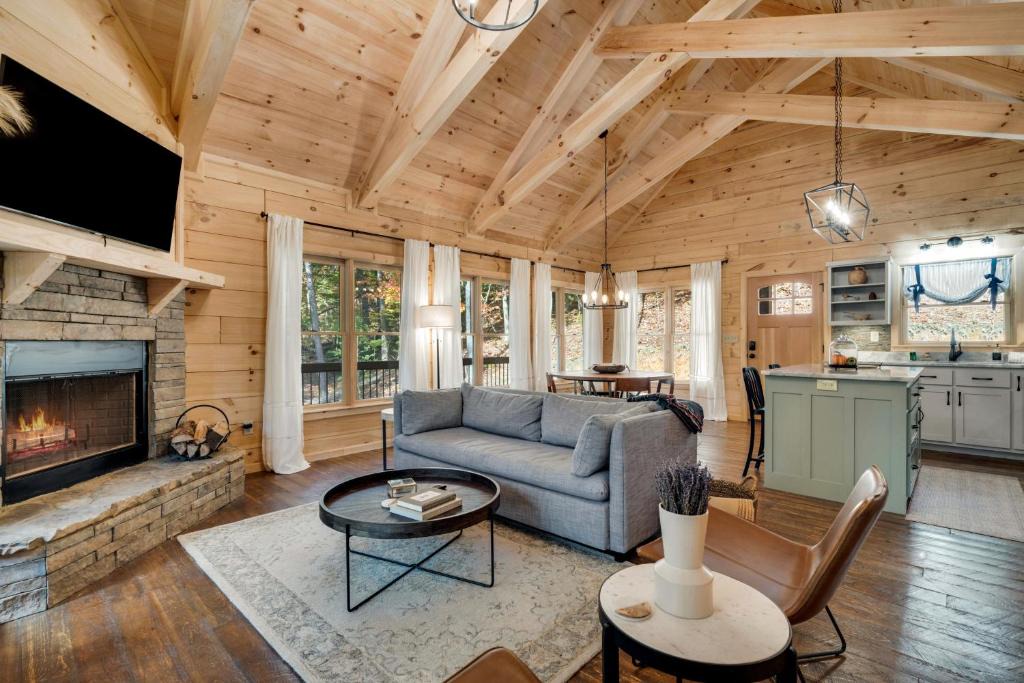Cherry Log House | Haley Glen