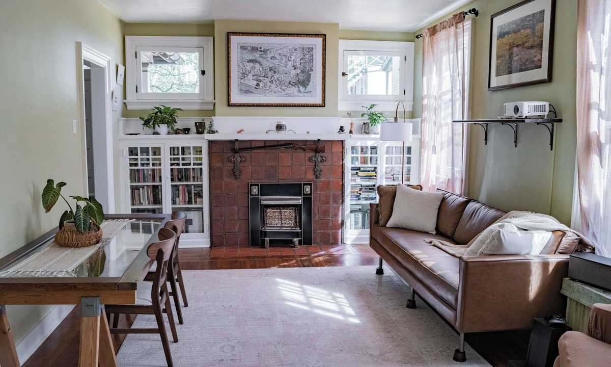 Wilkinsburg House | Hamnett Gallery House - Newly Updated!