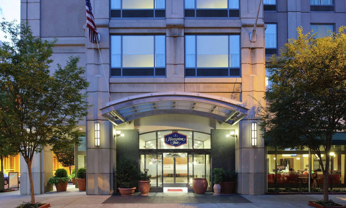 Chinatown Hotel | Hampton Inn Philadelphia Center City-Convention Center