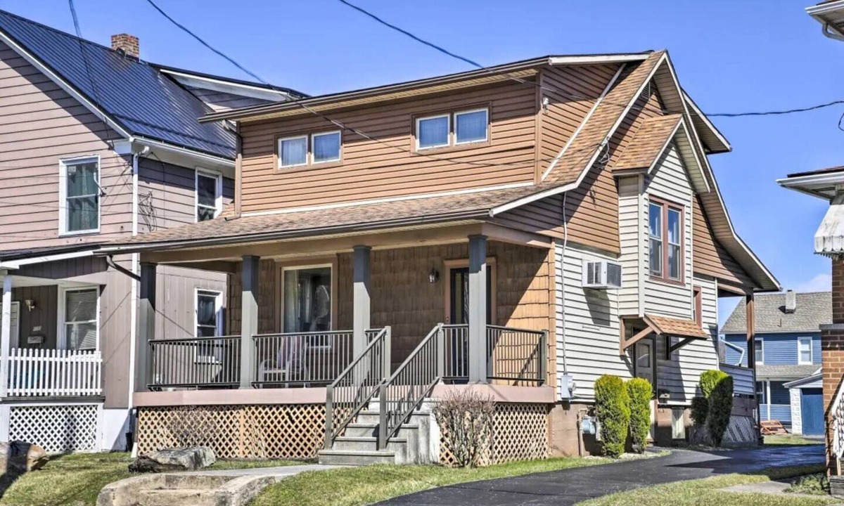 Johnstown House | Harold Hidden Haven - Close to area Hospitals