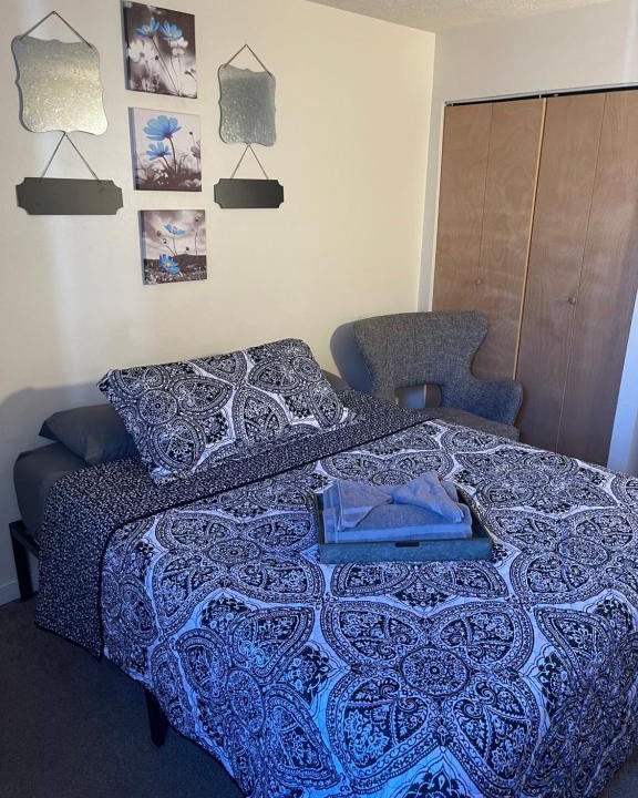 West Philadelphia Apartment | Have At It , University City, Smart Tv, Free Street Parking, Zip Car Site