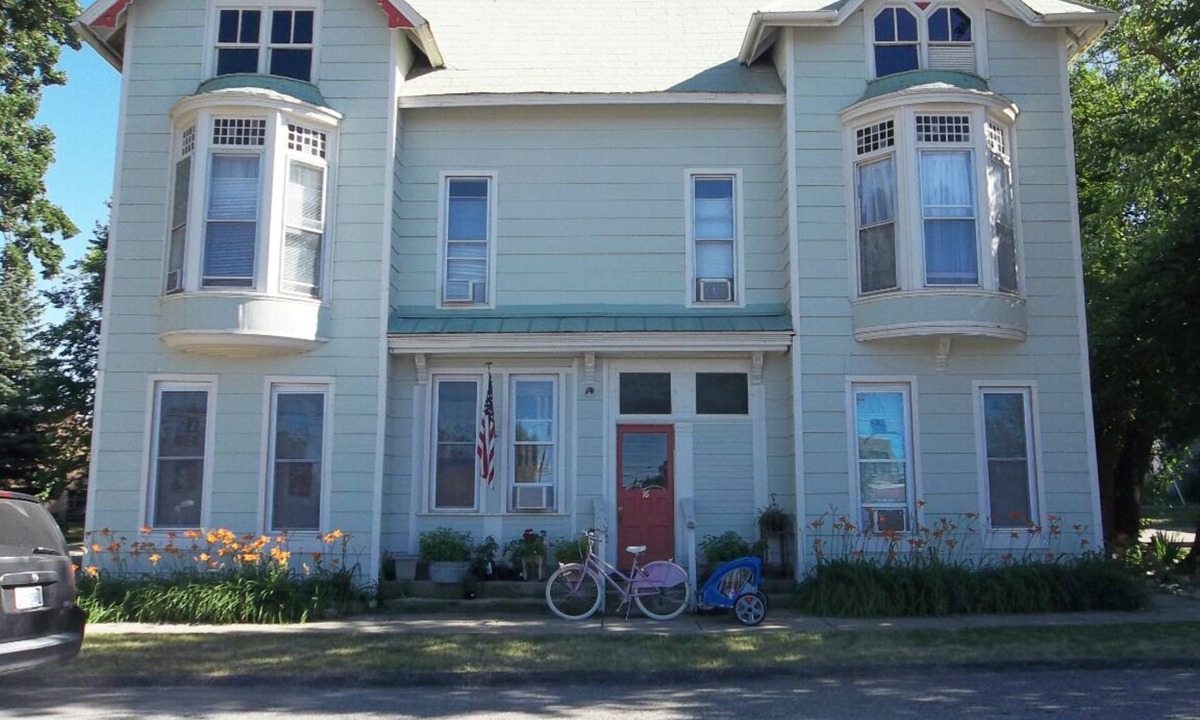 Hillsdale Apartment | Heart of Hillsdale Downtown Office/Kitchen/Two Beds/Close to Everything