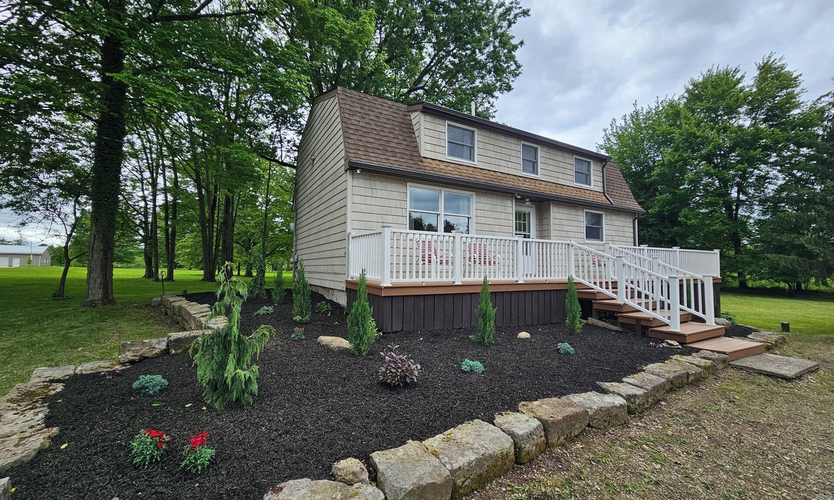 Pymatuning South House | Hemlock Hideaway– Quiet Getaway by Pymatuning Lake with Wi-Fi, and AC