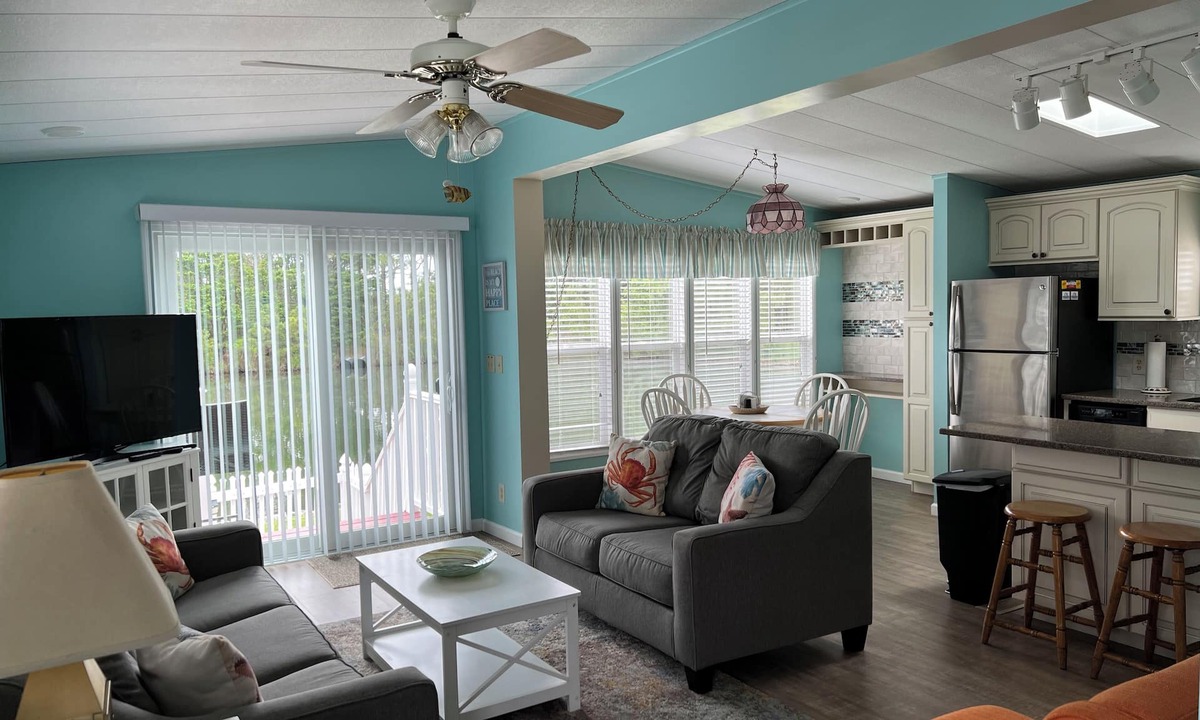 Assateague Pointe House | Heron Hut - 2 bdrm, 1 bath home on quite pond with private WIFI