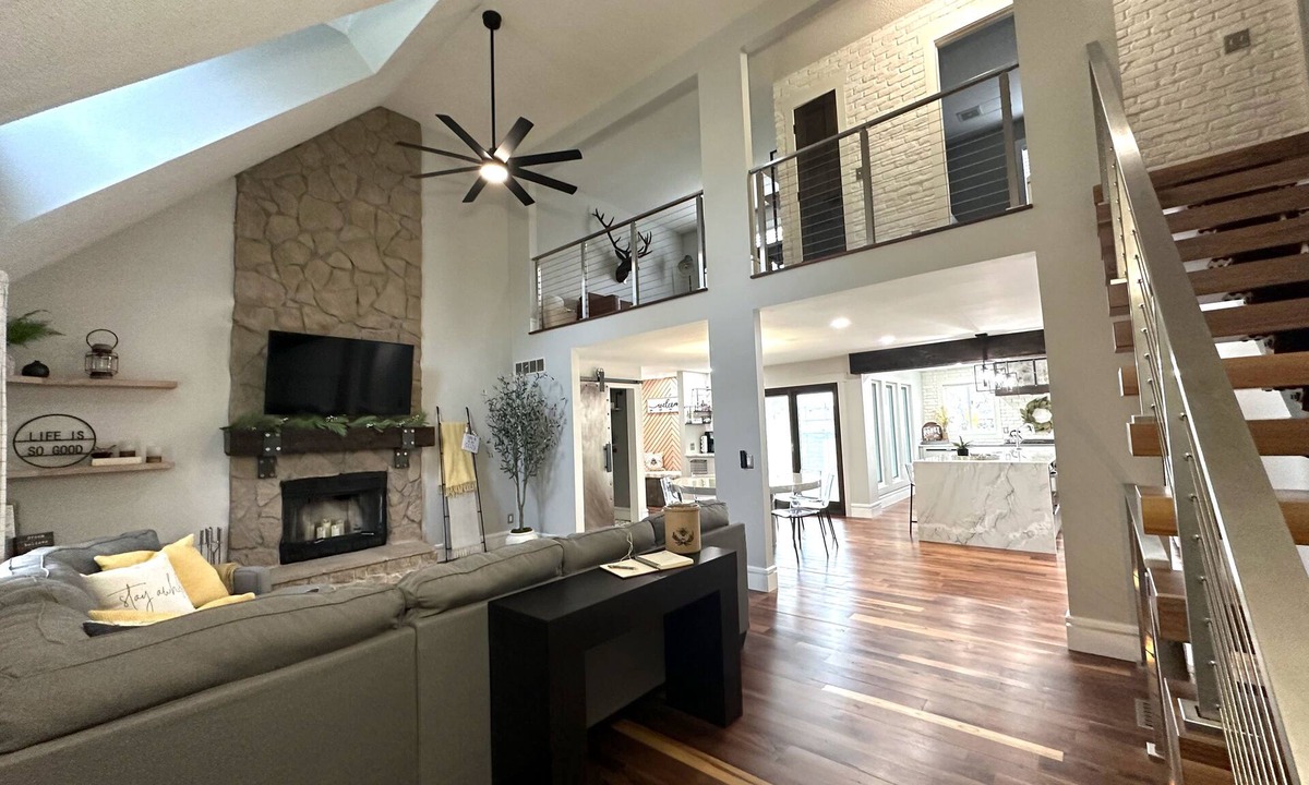 Mason House | High-end home w/fireplace, gourmet kitchen, sauna, game rm/large yard/fire pit