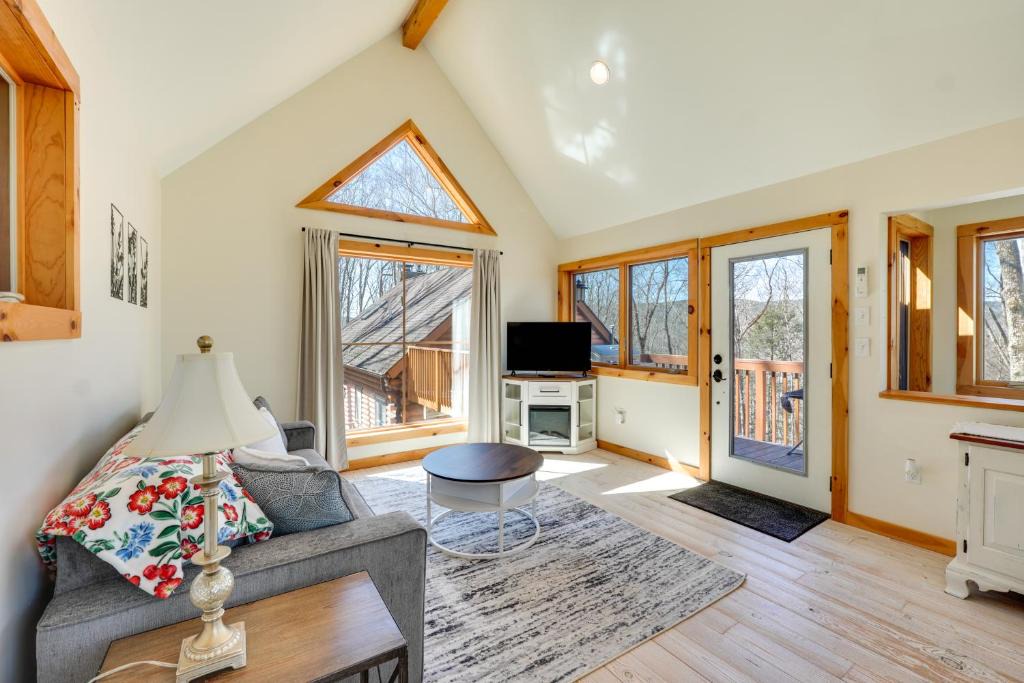 Westbrookville House | Hike and Fish Outdoor Retreat Near Trails