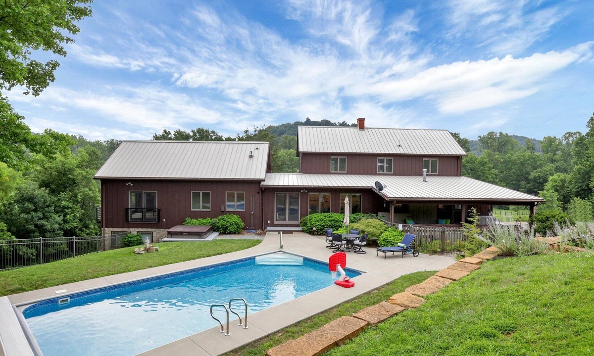 Logan House | Hillside haven on expansive grounds, heated pool, firepit, bocce court and more!