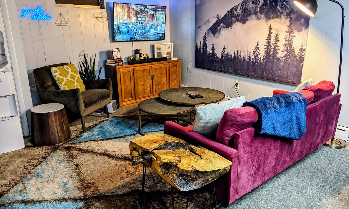 Dauberville Apartment | 🏯Hip fully furnished apartment minutes from downtown Reading🏯