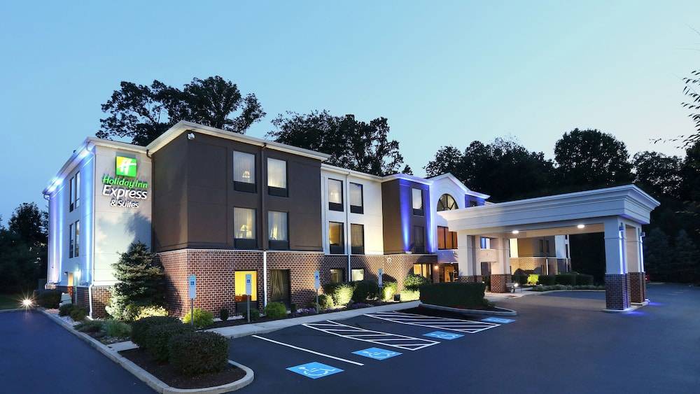 Cheyney Hotel | Holiday Inn Express Hotel & Suites West Chester, an IHG Hotel