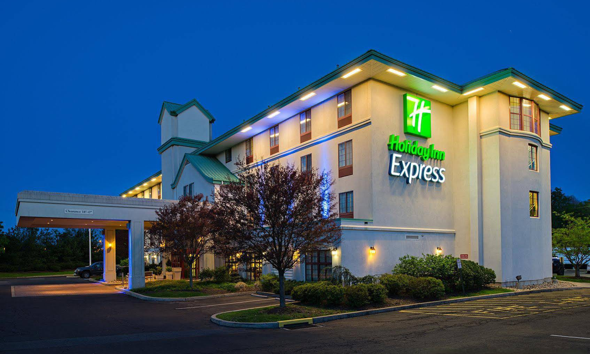 Oxford Valley Hotel | Holiday Inn Express Philadelphia NE - Langhorne, an Ihg Hotel