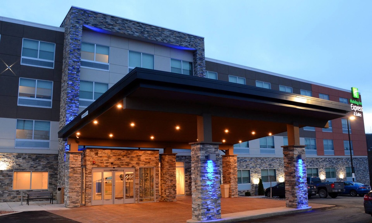 Monroeville Hotel | Holiday Inn Express & Suites Pittsburgh - Monroeville by IHG