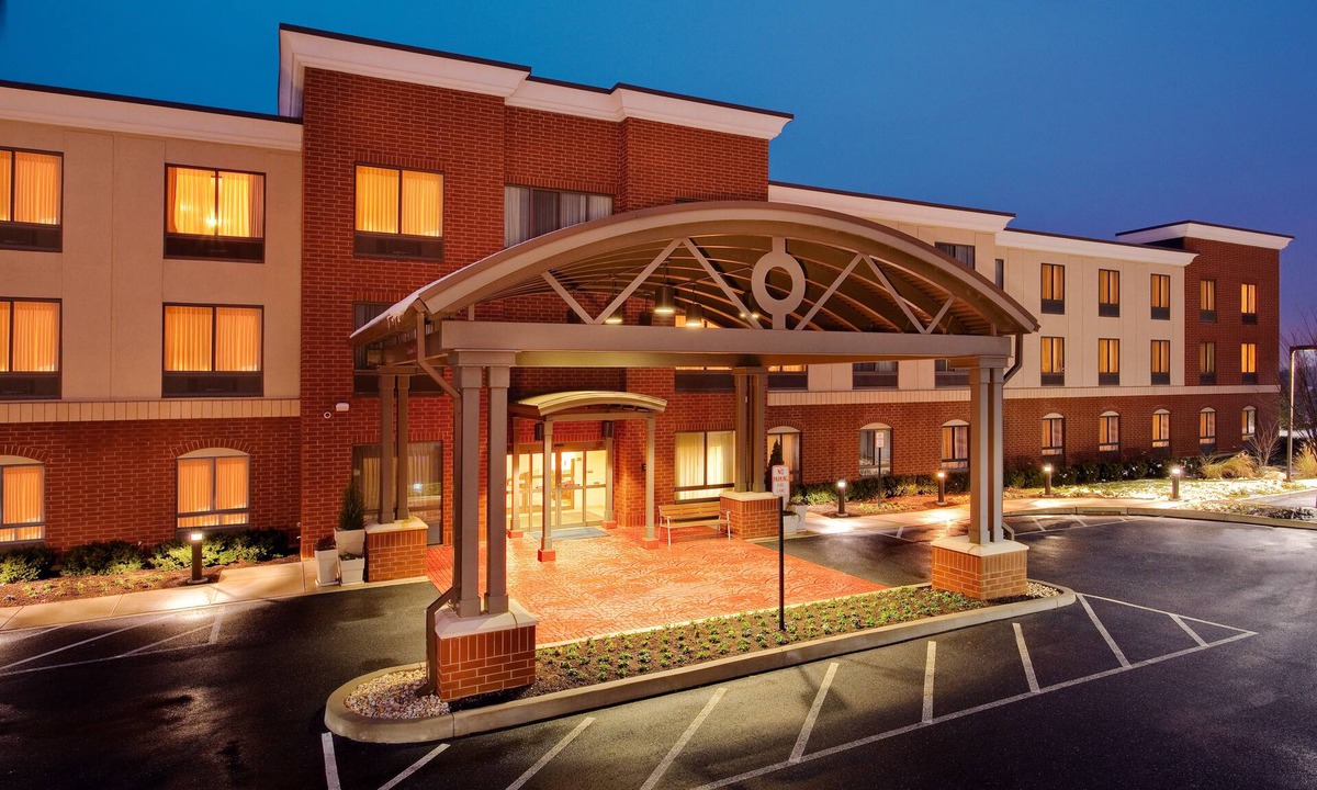 Bethlehem Hotel | Holiday Inn Express & Suites Bethlehem Arpt-Allentown Area