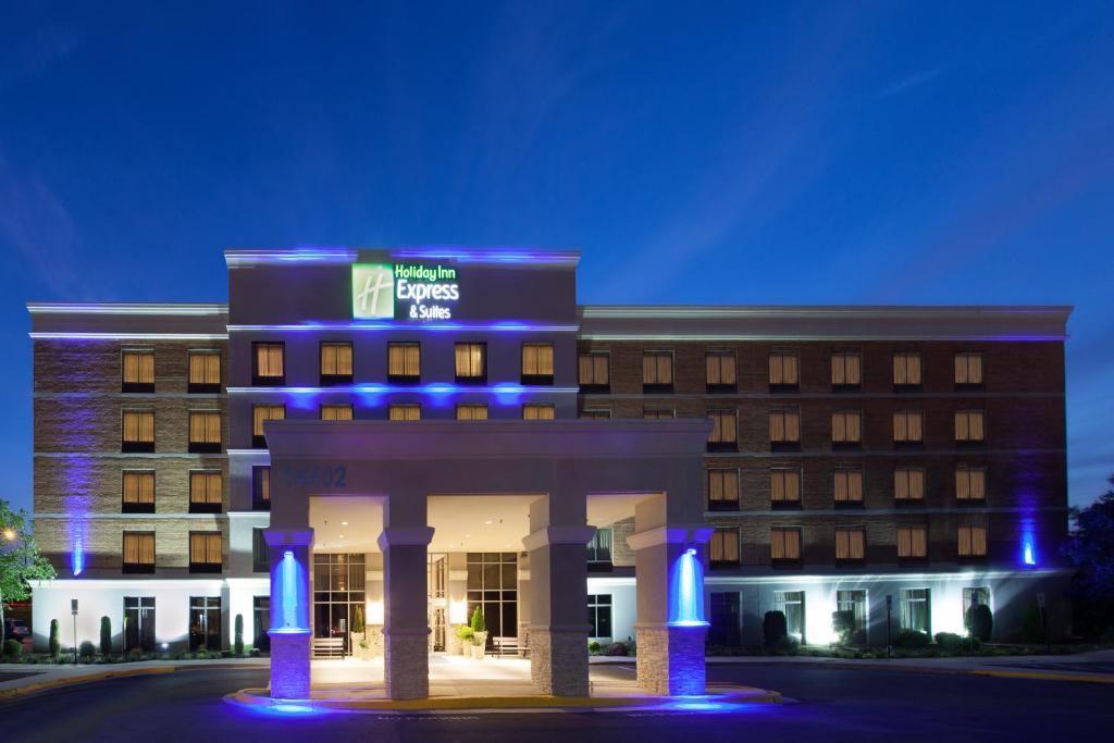 Laurel Hotel | Holiday Inn Express & Suites Laurel Lakes by IHG