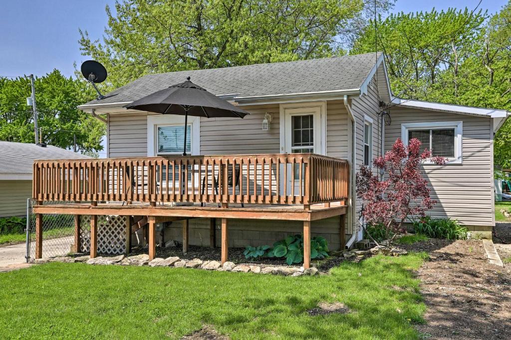 Port Clinton House | Home with Lake-View Deck by Camp Perry and Magee Marsh