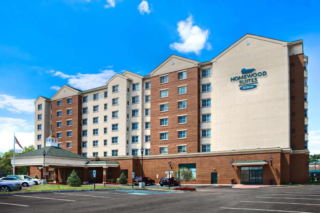 East Rutherford Hotel | Homewood Suites by Hilton East Rutherford - Meadowlands, NJ
