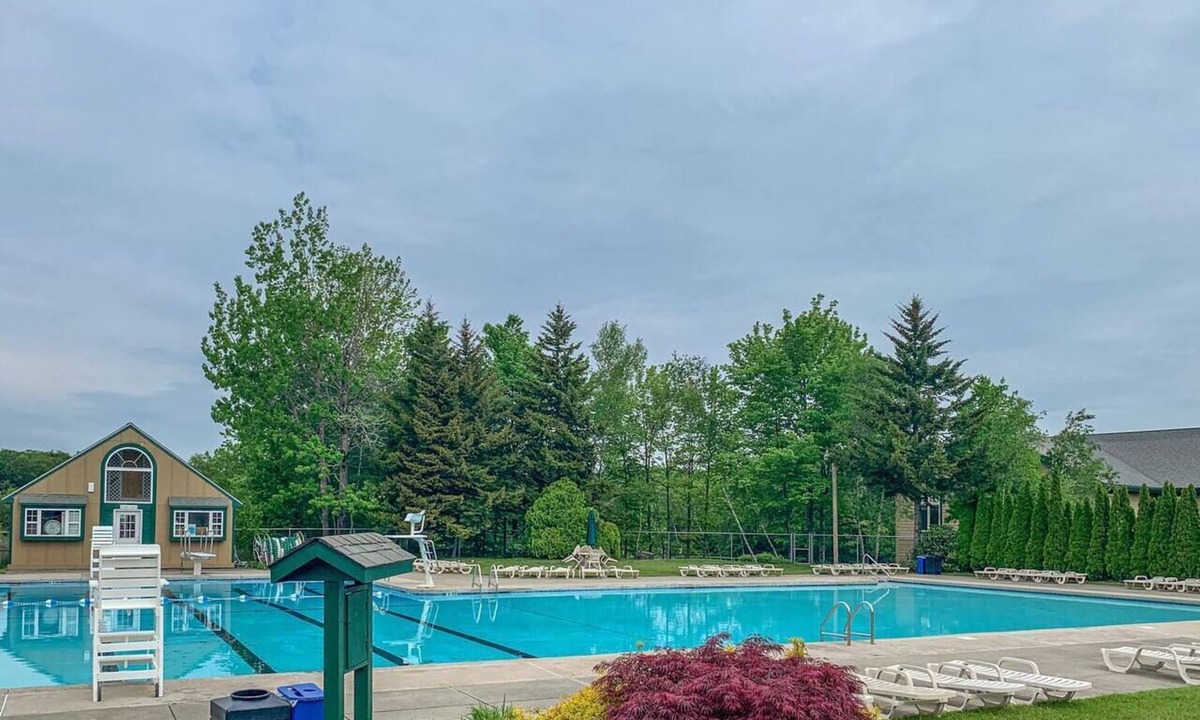 Tobyhanna House | Hot Tub | Sauna | Fire Pit | Pets Welcome | Lake & Resort Access