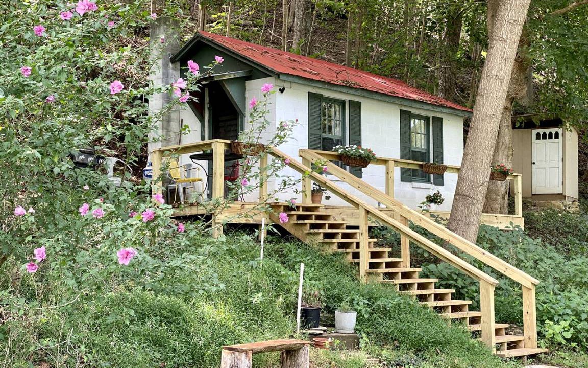 Shepherdstown House | House ∙ 1 bedroom ∙ 2 guests