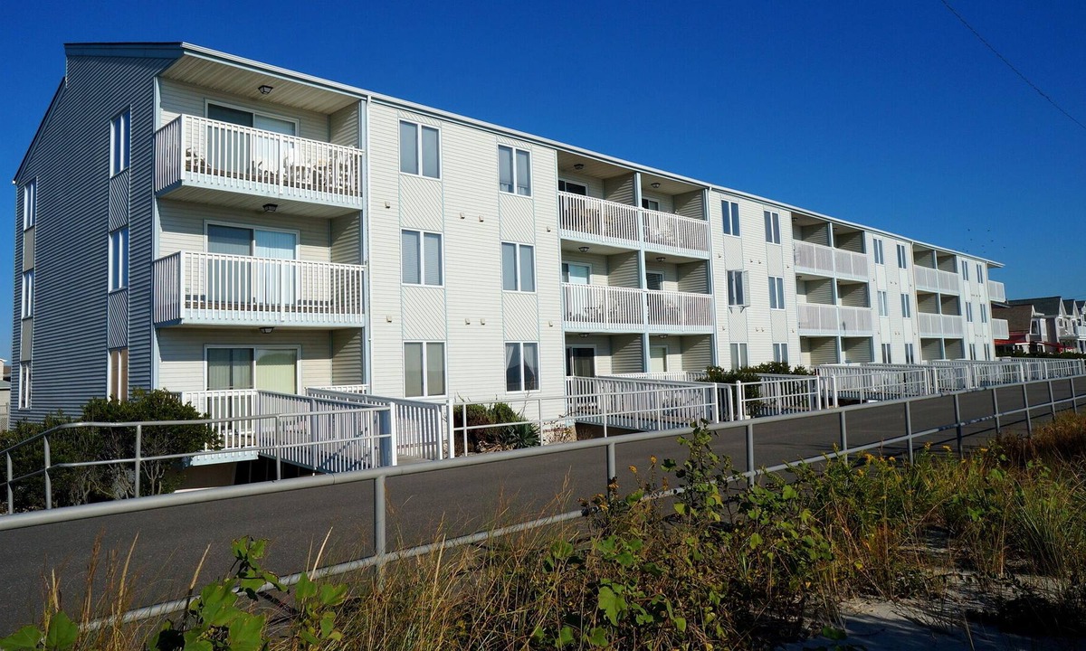 Sea Isle City Condo | Incredible Beach Front condo unit located on the third floor with elevator access