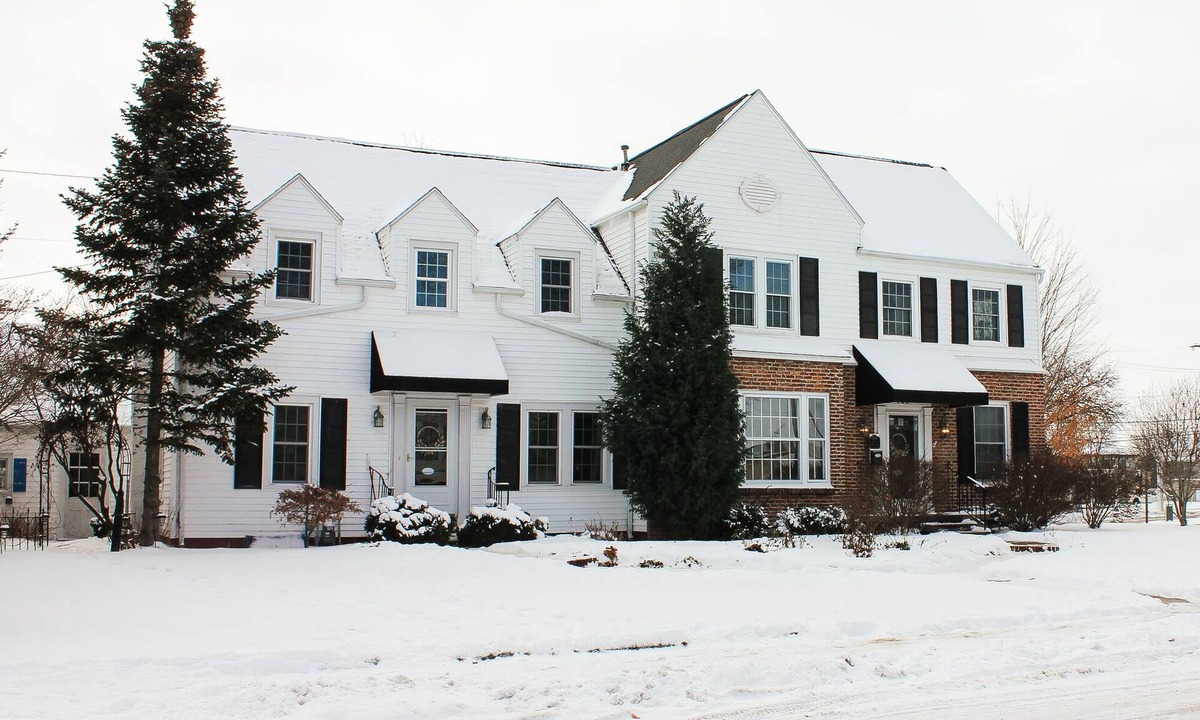 Defiance House | Inn on Third - Whole House