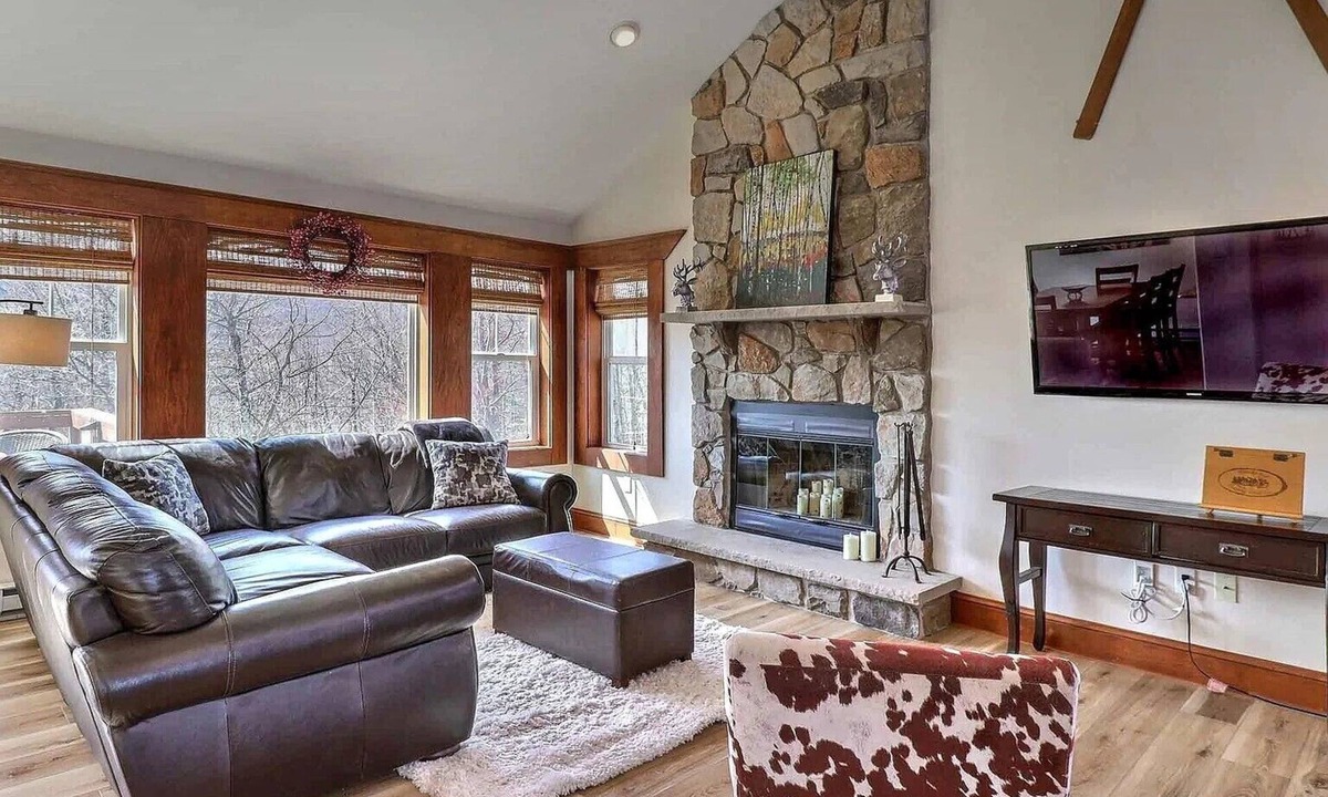 Tannersville House | It's about THE VIEW! Camelback in your backyard! 4-Bedroom/3 Full Bath