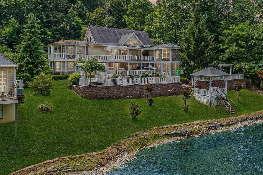 Covington House | Jackson River Estate Main House Pool, Riverfront, sleeps 15