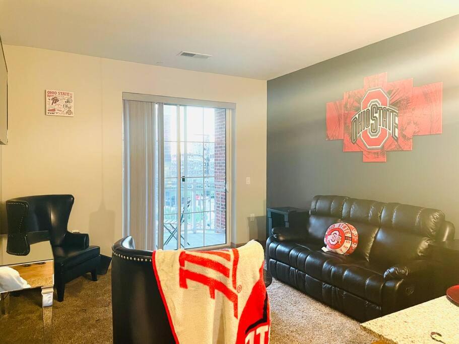 Uptown District Apartment | King Size with OSU Theme!