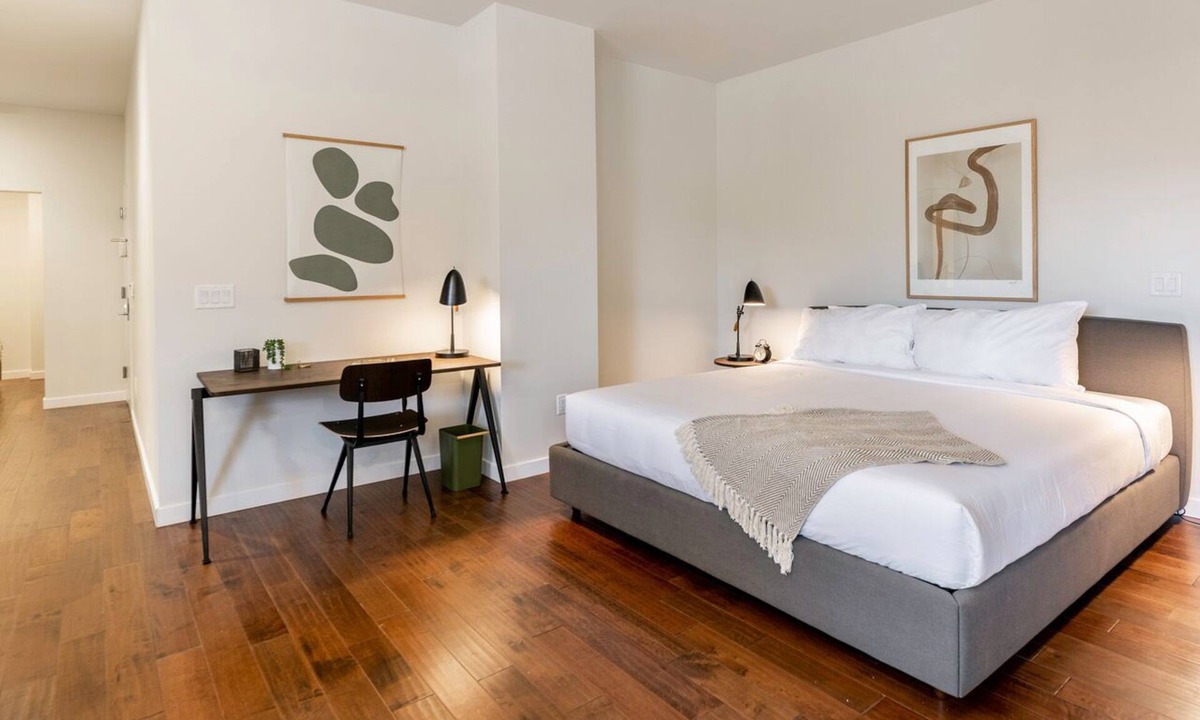 Central Business District Apartment | Kislak 301Chic Studio in the Heart of Downtown