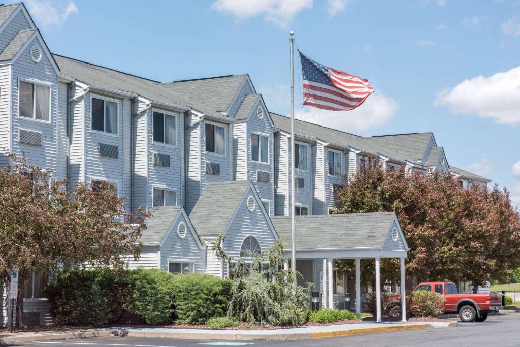 Allentown Hotel | Knights Inn Allentown