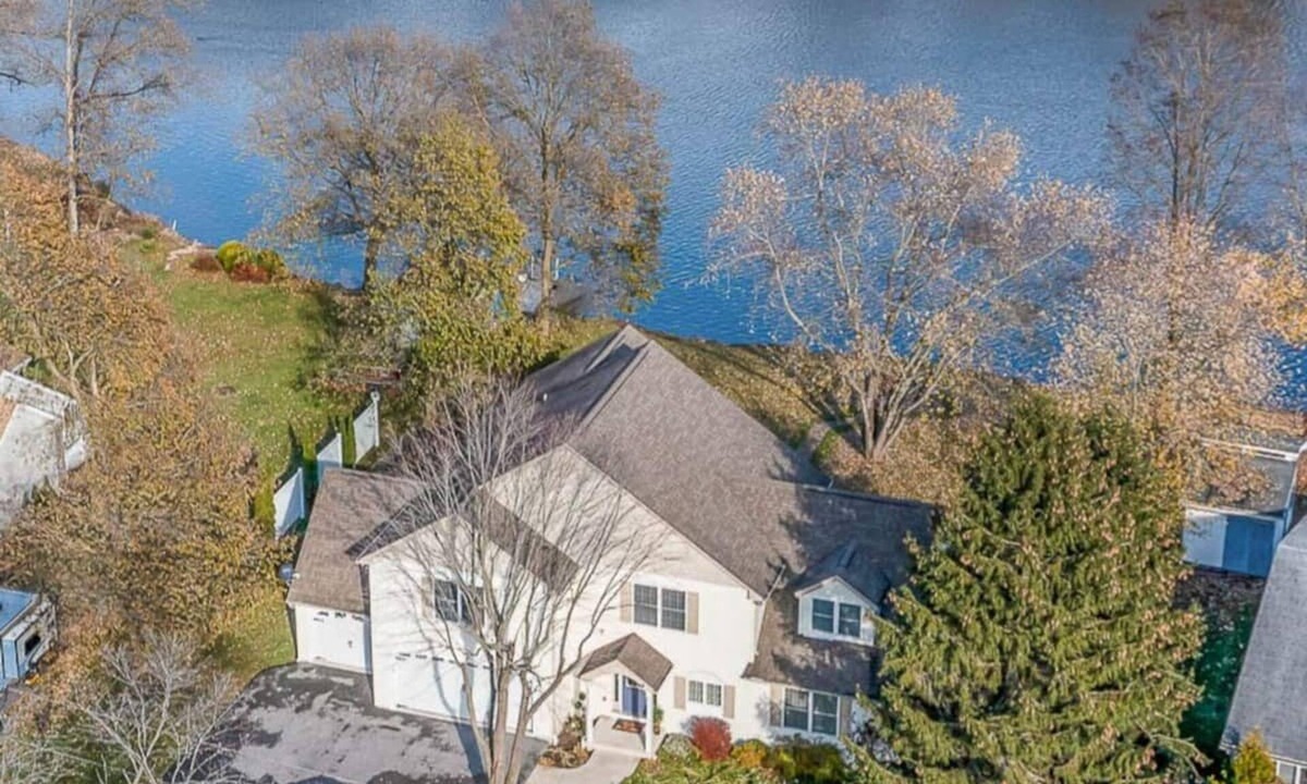 Fairfield House | Lake Front 5 Bedroom Estate Home-A Mile from Liberty Mt Ski & Golf Resort