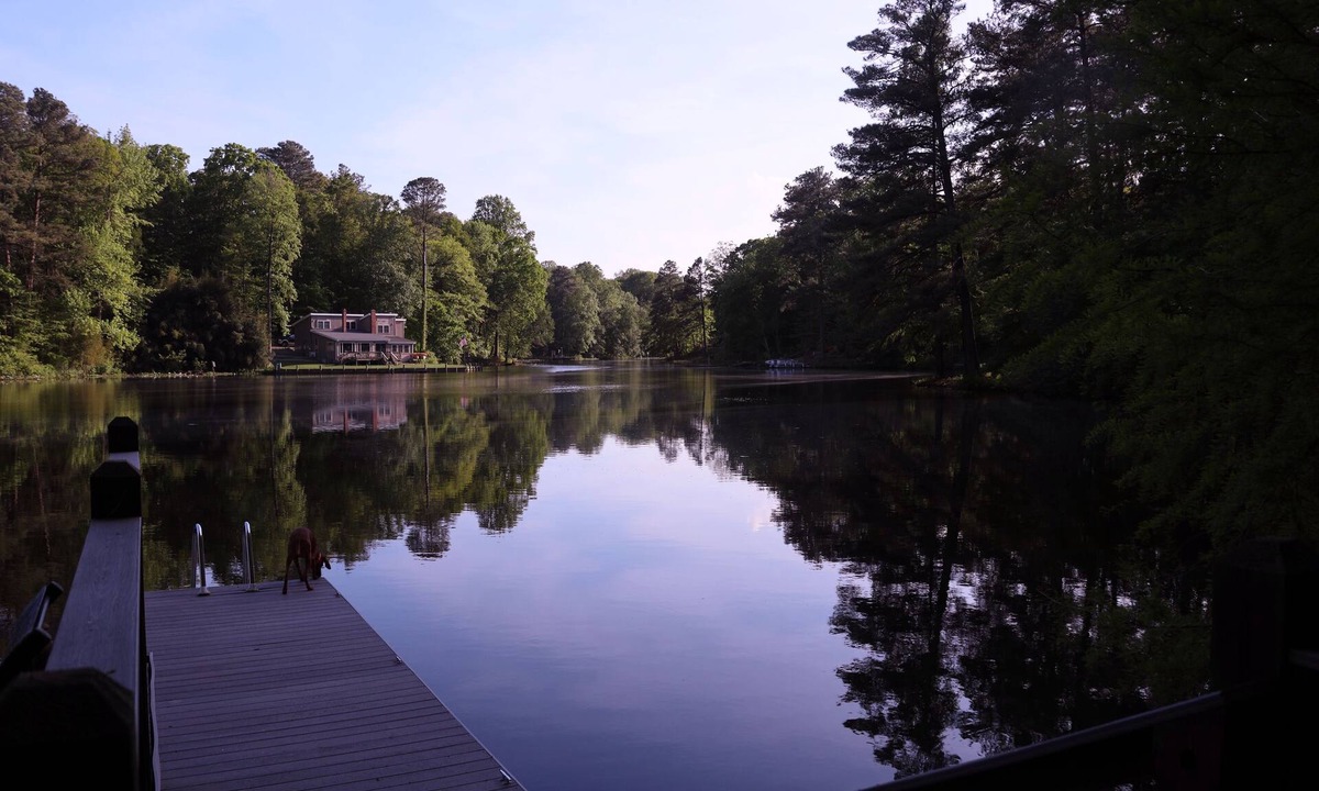Felton Apartment | Lakeside Smoke-Free Studio with dock, canoe, wifi, HDTV, & Chromecast