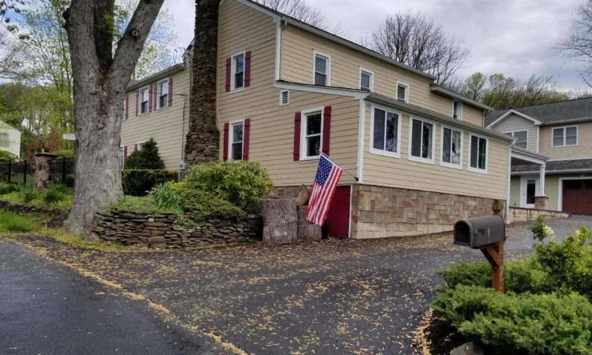 New Britain Township Other | Lakeview Farmhouse in Peace Valley Park Chalfont Pa