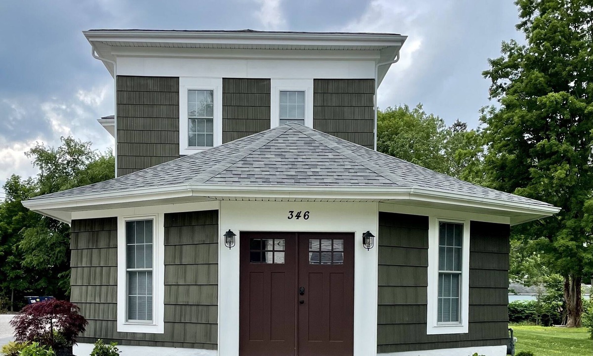 Geneva House | Large, family friendly, historic downtown Geneva. Lots of spaces for gathering.