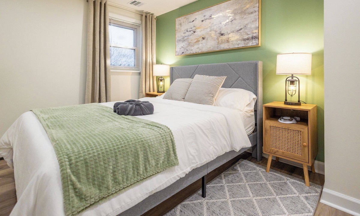 Lodi Apartment | Lodi 1 Bedroom, In-Unit Laundry, Fios, Safe, Quiet, Convenient