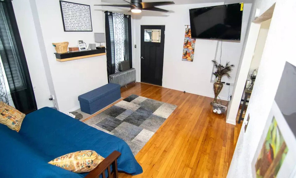 Wilmerding Apartment | Lovely 1 bedroom rental unit that sleeps 4 adults