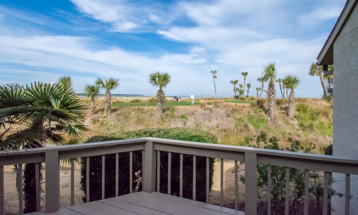 Saint Helena Island House | Lovely Townhome w/ Outdoor Decks, Golf Course & Ocean Views and More!
