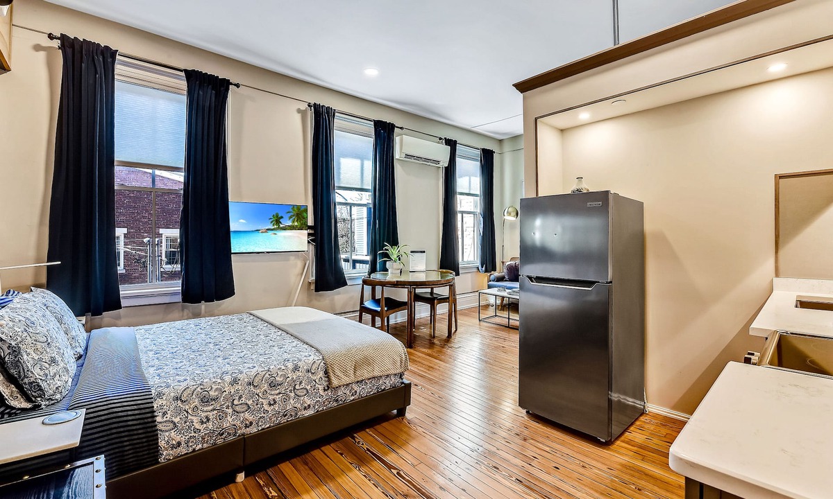 Beacon Apartment | Luxe Studio #3 on Main Street- Amazing Steam Shower! Washer/Dryer, Kitchen
