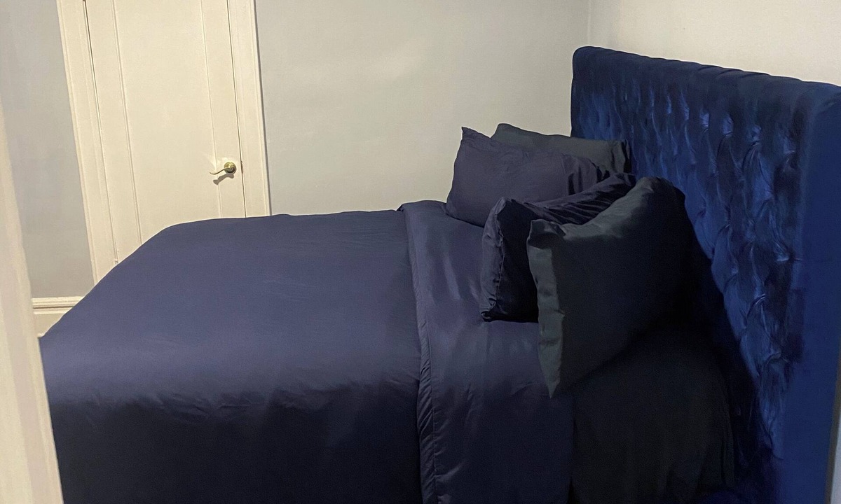 East Orange Apartment | Luxurious 1-bedroom apartment in charming East Orange apartment with AC, WiFi….