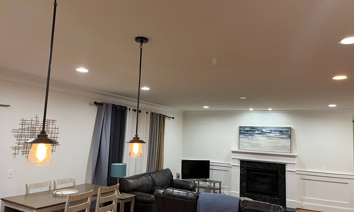 Aurora Highlands House | Luxury 5-bed 4.5 Bath house in Arlington. Walk to metro and Pentagon City Mall