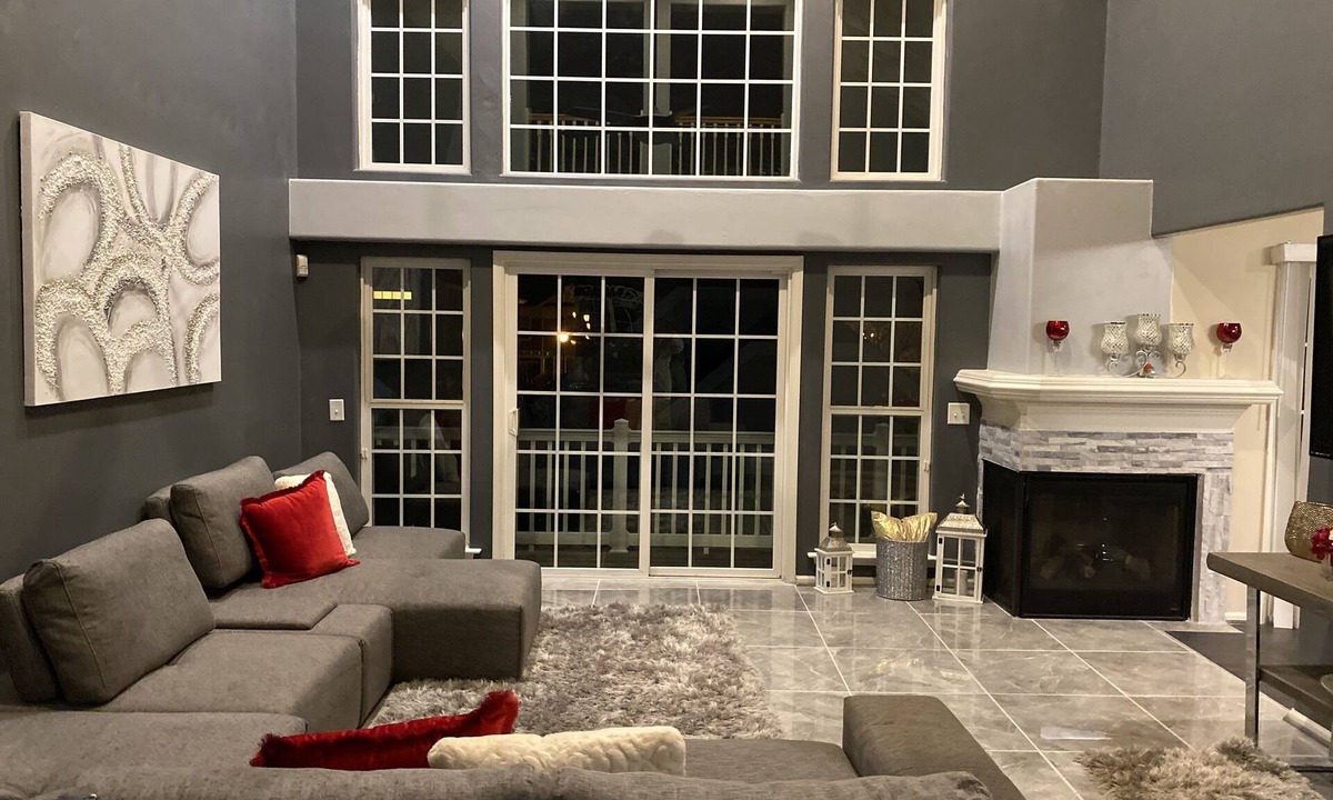 Churchland Condo | Luxury Home close to Rivers Casino and Va Beach!