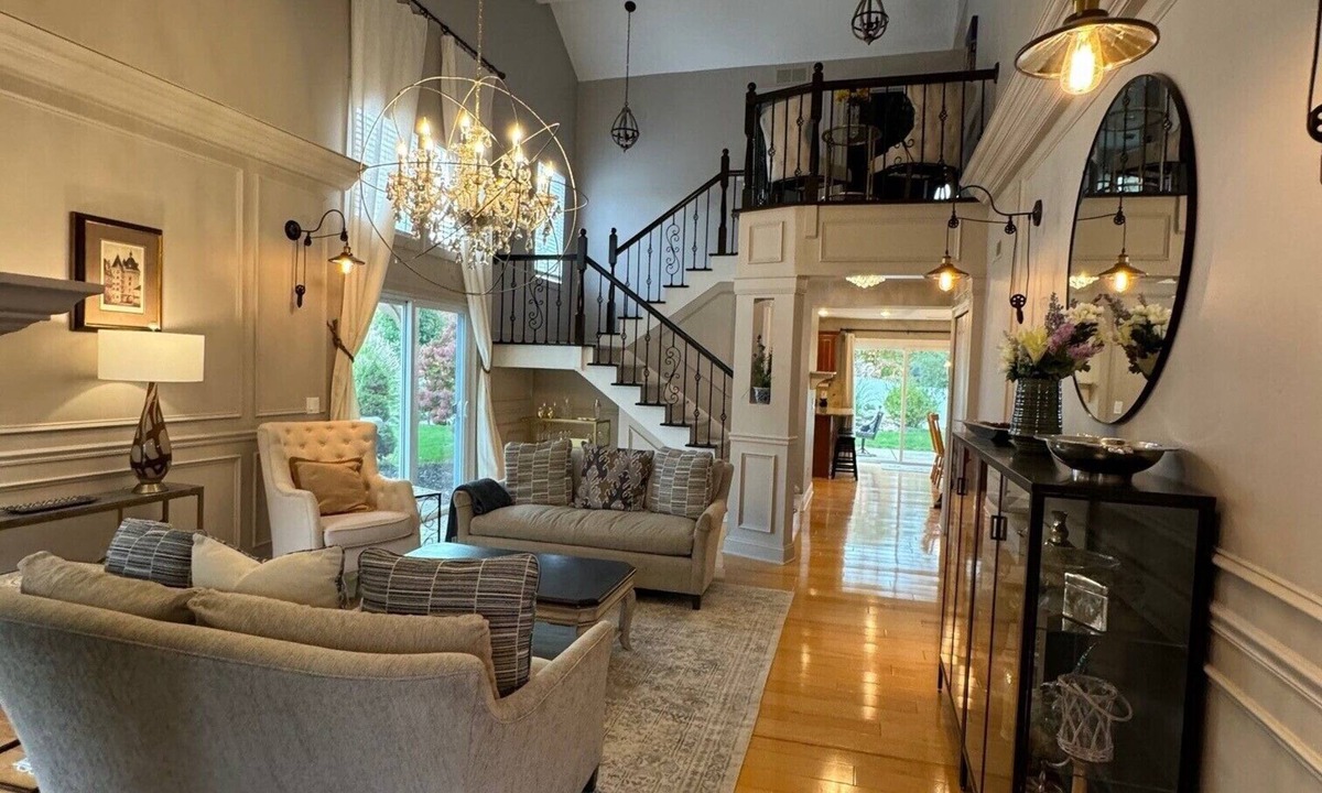 Strongsville House | Luxury One-Month Stay – Fully Furnished Home with Premium Amenities