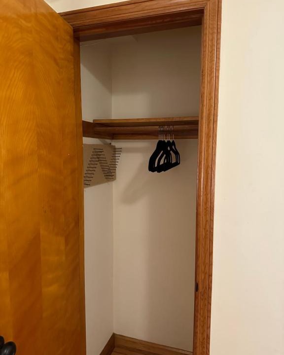 New Brunswick House | M1 Queen Size BedRoom with desk near Rutgers U & hospitals