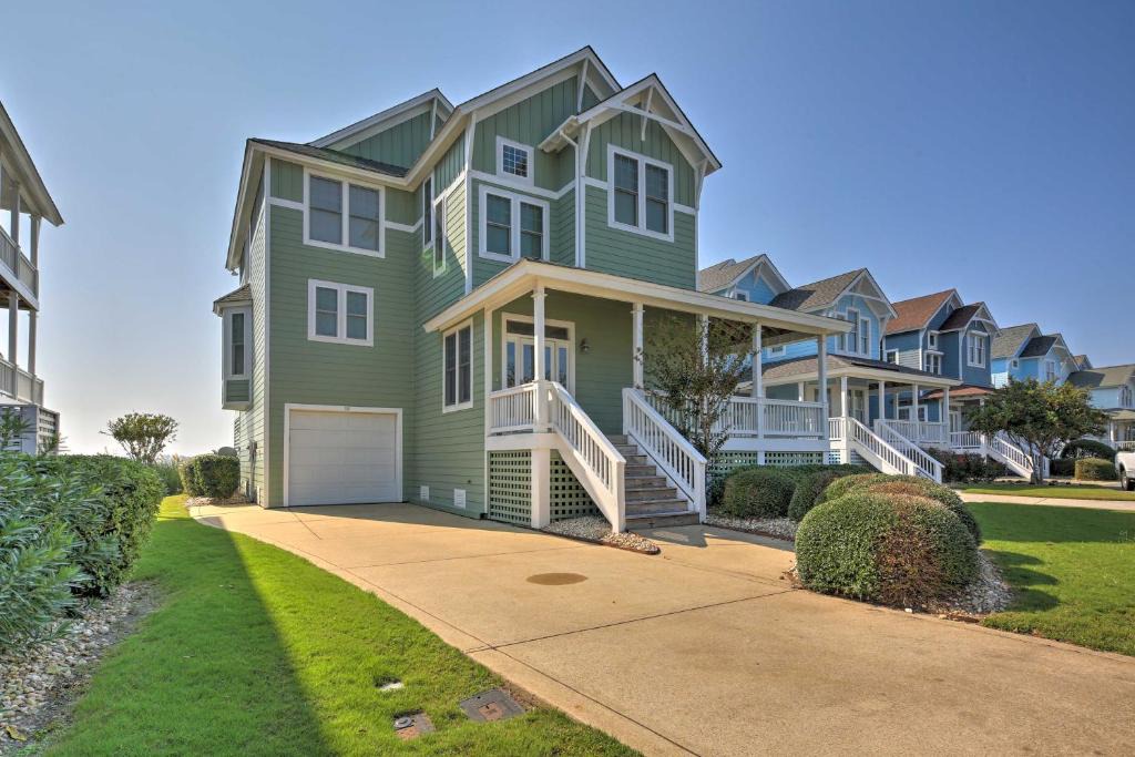Manteo House | Manteo Waterfront Resort Home with 30-Ft Dock!