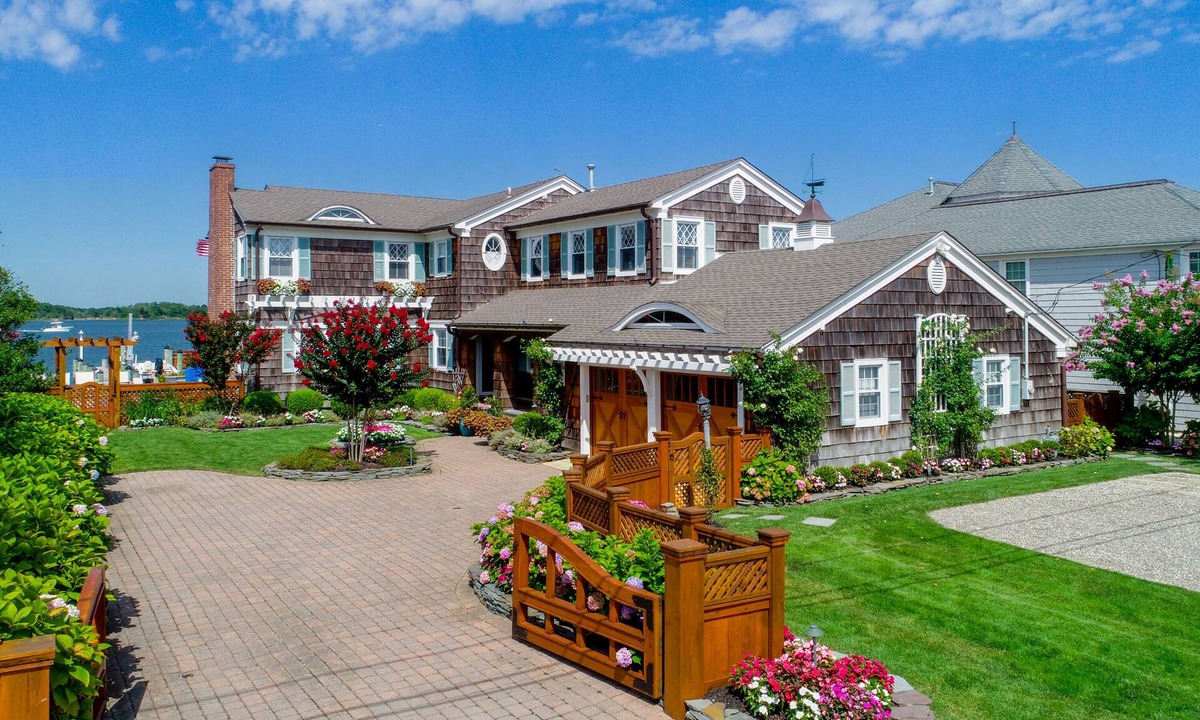 Mantoloking House | Mantoloking’s Nantucket South