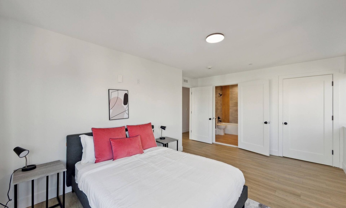 Downtown Wilmington Apartment | Market view Residence 604 I 2 Bedroom 2 Bathroom