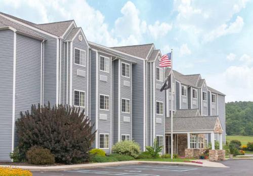 Microtel Inn | Hazelton