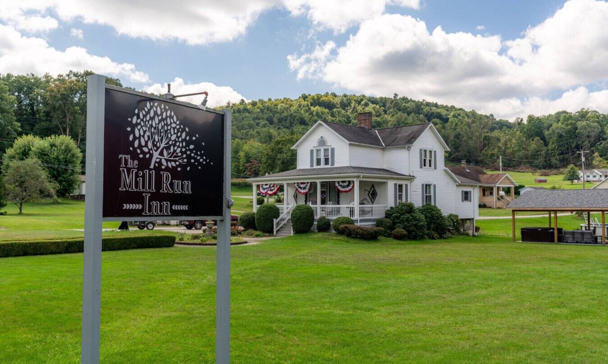 Mill Run Apartment | Mill Run Inn · Ohiopyle`s Favorite Vacation Home Pool/Hot Tub