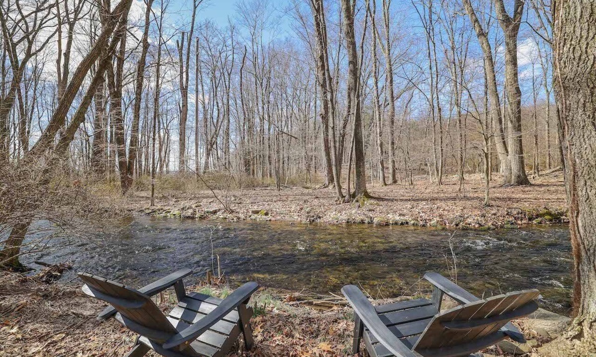 East Stroudsburg House | Modern 4BR Getaway in East Stroudsburg – A/C & High-Speed Wi-Fi