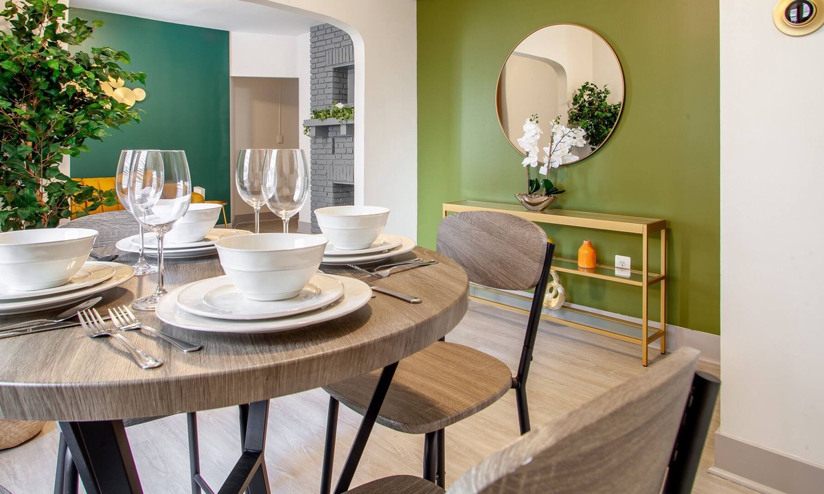 Mount Vernon Apartment | Modern Apt Downtown BMORE