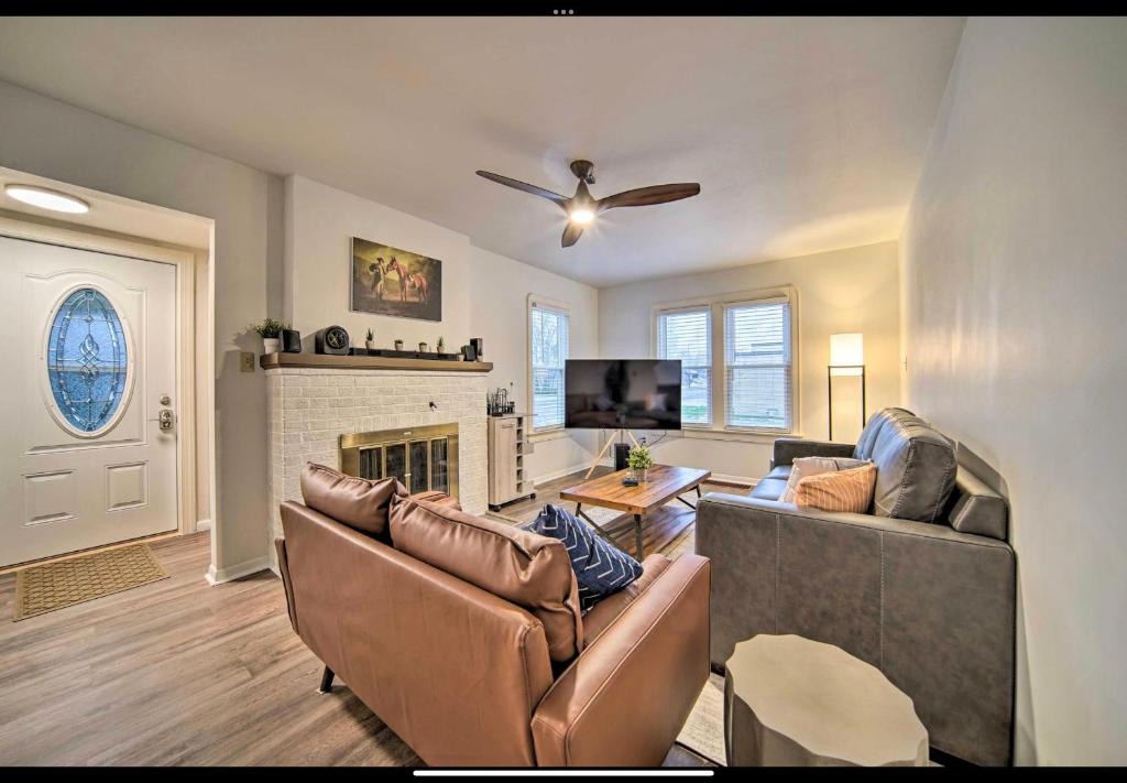 Erie House | Modern Home Family Friendly Grill Fireplace