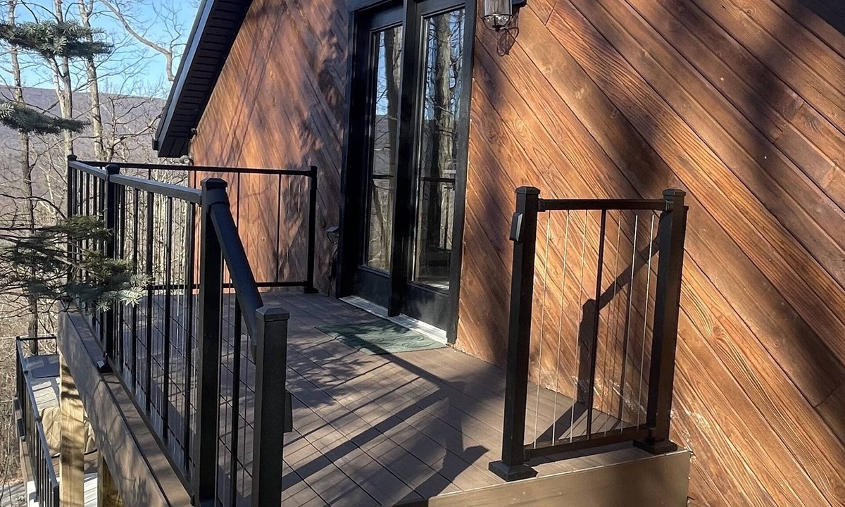 James Creek House | Modern Mountainside Retreat with Hot Tub, Wifi, Kitchen, & Scenic Views